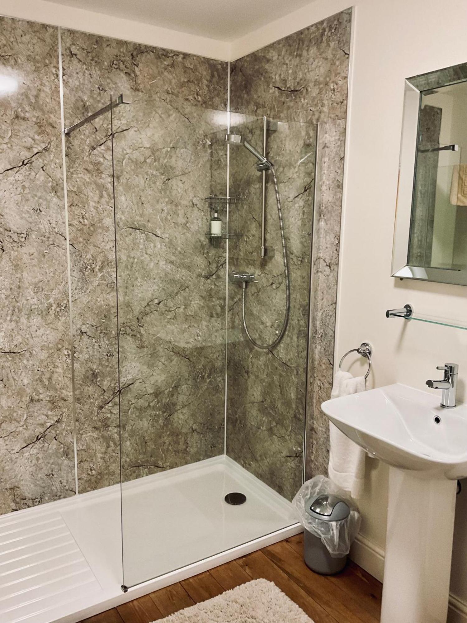 Blenkinsopp Castle Inn Greenhead Экстерьер фото